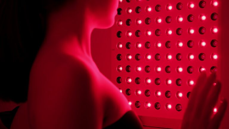 Red Lightnd Red Light Therapy 101: What Is It and How Does It Work? | DEXA+